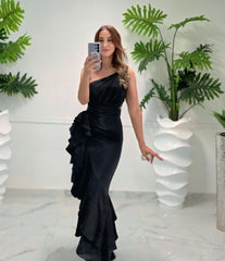 Black Royale Ruffle Gown